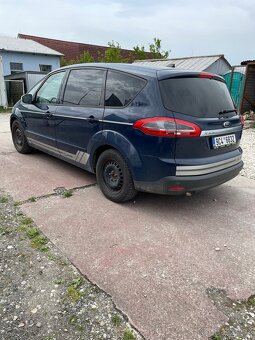 Ford S-Max - 11