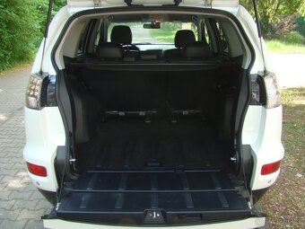Mitsubishi Outlander 2.0i MIVEC - 11