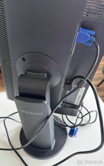 Staré PC součástky - Grafické karty, mechaniky, Monitor - 11
