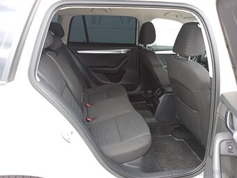 ŠKODA OCTAVIA 1.6TDI 77kW ELEGANCE ČR - 11