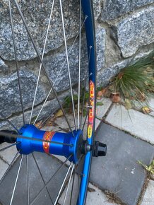 Zapletená silniční kola Mavic - 11