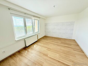 🏡 Prodej bytu 2+1 s garáží, terasou a zahradou - Nová Ves - 11
