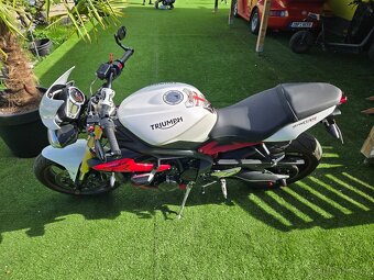 Triumph Street Triple 675 78 kw 3 válec Rv.2016 16tis km - 11