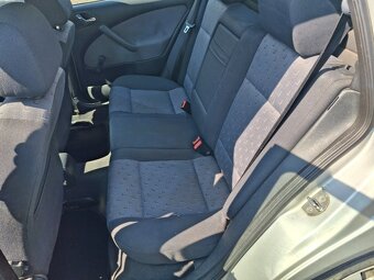 Škoda Octavia kombi 1,6i 16V - 11