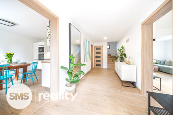 RD 4+1, 225 m2 (včetně garáže a terasy), pozemek 1061 - 11