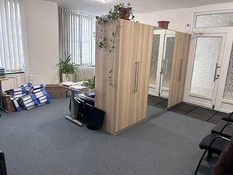 Pronájem kancelářského celku 166 m2 v centru města - 11