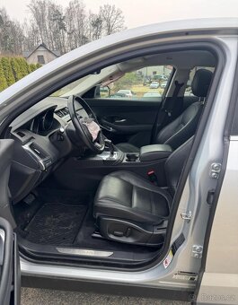 Jaguar E-Pace P250 AWD R-Dynamic S - 11