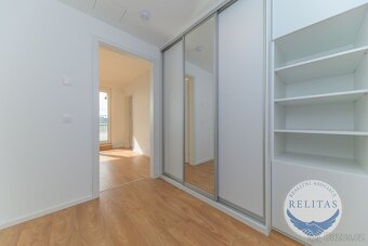 Pronájem bytu 2+kk/B + GS, 53,2 m², u stanice metra Opatov - 11