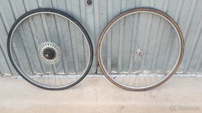 Favorit a Eska díly

 - 11