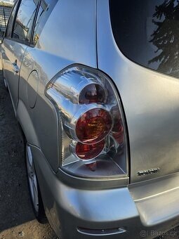 TOYOTA COROLLA VERSO 2.2 130KW - 11