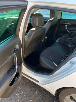 Opel insignie sporttourer - 11