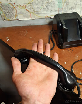 Starožitný bakelitový telefon TESLA z roku 1949 - 11