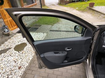 RENAULT CLIO COMBI 1.2i 16V 74kw, r.v. 2012, PERFEKTNÍ STAV - 11