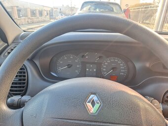 Renault Megane - 11
