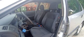 Osobní automobil – Honda civic 7.g hatchback - 11