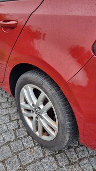 Volkswagen Golf VI 2.0 TDI 4MOTION červený - 11