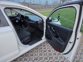 Hyundai i30 combi, 1.6 CRDi, 85 kW, Smart+, ČR, DPH - 11