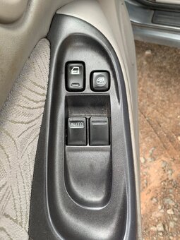 Almera 1.5 benzín 2002 - 11
