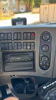 Renault Kerax 450.32 8x4 hákový nosič kontajneru - 11