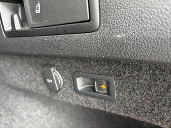 Passat R-line 2.0Tdi 110kw DSG, Záruka, Plný servis - 11