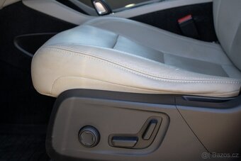 Volvo XC40 D4 Momentum (2018) - 11
