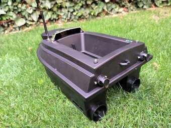 Zavazacia lodka s GPS + Sonar - 11