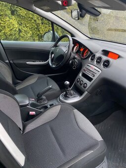 Peugeot 308 1.6i 110kw rok 2008 STK 05/26 v ČR jeden majitel - 11