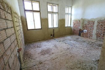 Prodej komerčního objektu Klokočov - 11