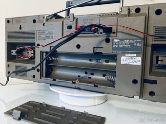 Radiomagnetofon Aiwa CA-W35, rok 1984 - 11