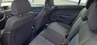 Opel Astra H 1.6i 16V kombi - 11