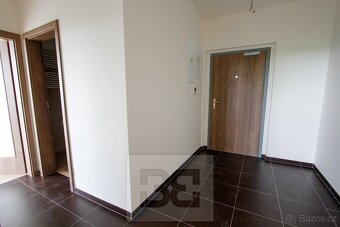 Krásný byt 2+kk s terasou a nádherným výhledem do zeleně - 11