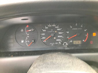 Nissan Primera P10 SLX 2.0i16v automat - náhradní díly - 11