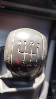 Škoda Octavia 1.4 TSi  2012. Val. Mez - 11