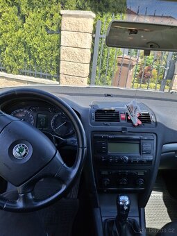 Škoda Octavia II 1.6 MPi - 11