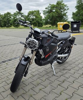 Elektro motorka Super Soco TC Max 2022 - 11