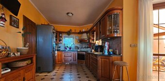 Prodej rodinného domu 361 m2, pozemek 979 m2 - 11