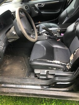 Prodám Volvo XC70 2.5t 147kW 4x4, Tažné 1800kg - 11