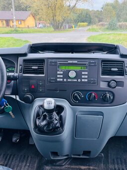 Ford Transit 2.2 85 KW 6 míst 192 tkm - 11