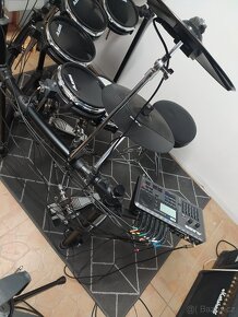 ALESIS DM 10 + dvojšlapka YAMAHA DFP 880 + REPRO 200 W - 11