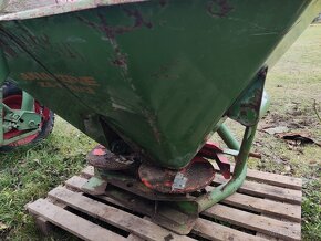 Rozmetadlo průmyslových Hnojiv Amazone - 11