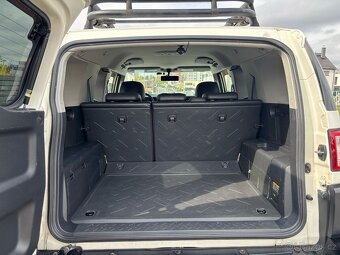 Toyota FJ Cruiser bez koroze s plnou výbavou do terénu - 11