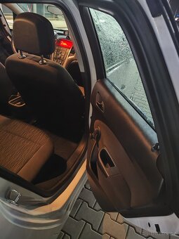 Opel Astra J 1.4 benzin - 11