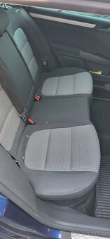 ŠKODA SUPERB 2.0TDI DSG 4X4 2012 KOMBI,XENONY,NAVI,PÁDLA - 11