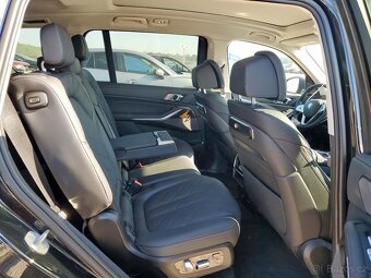 BMW X7 xDrive40i 2025 - 3.0L benzínový motor, automat - 11