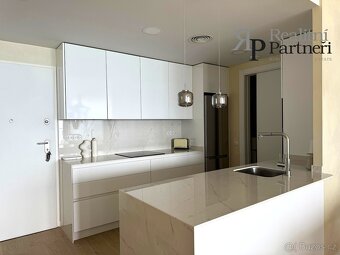 Prodej novostavby luxusního apartmánu 3+kk s výhledem na moř - 11