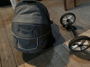 Kočárek Hartan - 11