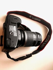 Prodám zrcadlovku Canon EOS 50D s příslušenstvím a bleskem - 11