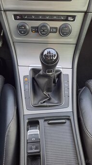 Volkswagen Golf VII combi 2.0 TDI Bluemotion - 11