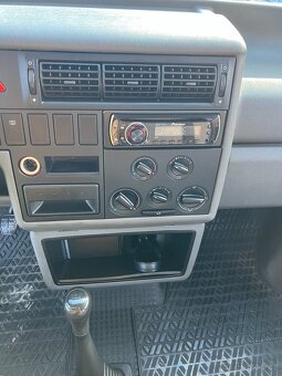 VW Transporter 2.5 TDi 75 kW - 11