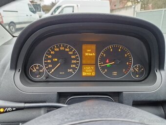 Mercedes Benz A 1,5 benzín, 70 KW, Automat - 11